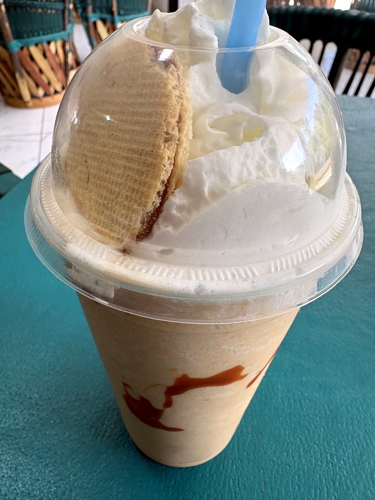 Frappe de cajeta con crema batida — Restaurante Tita, Playa Azul